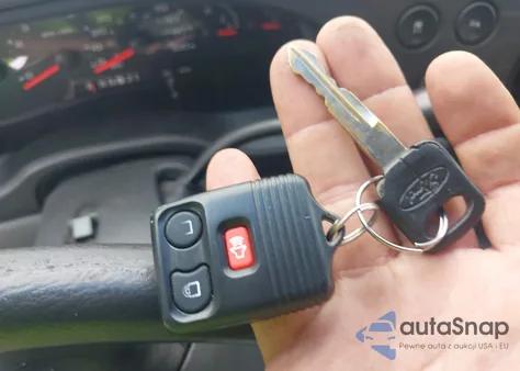 2008 Ford E-350 Super Duty Xlt z USA, uszkodzony, nr VIN 1FBSS31L38DA77175